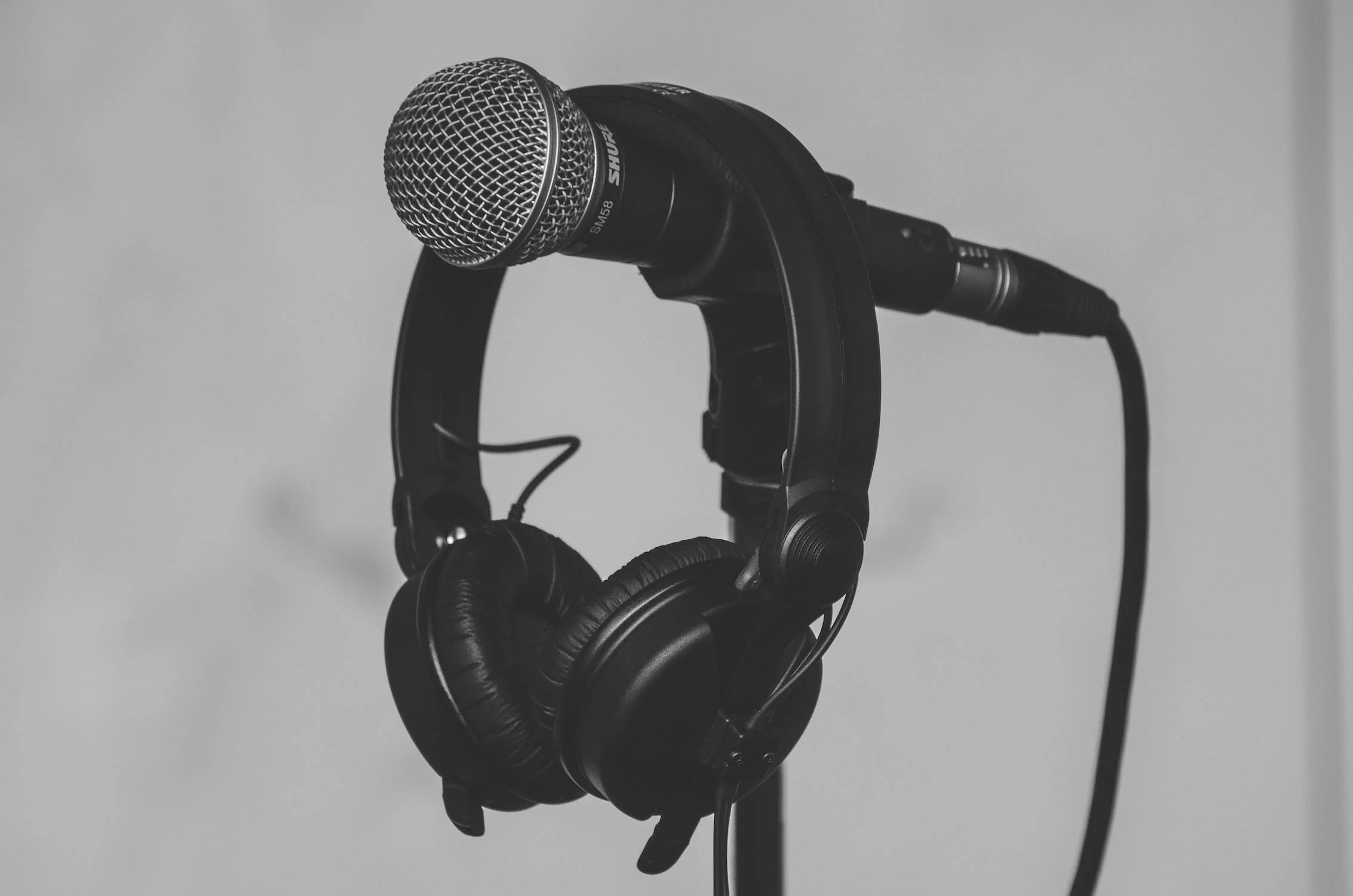 The 10 Best Mic Stands for Podcasters [2023]